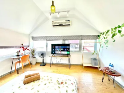 特大床房 — Vitamin Home West Lake